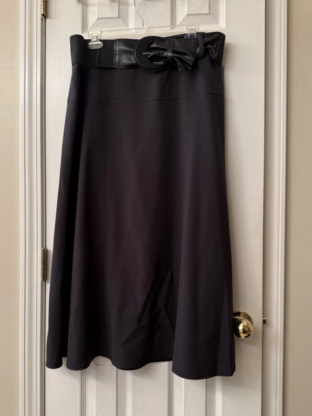 Zoe D. Women’s Gray Skirt With Black Belt Size 12